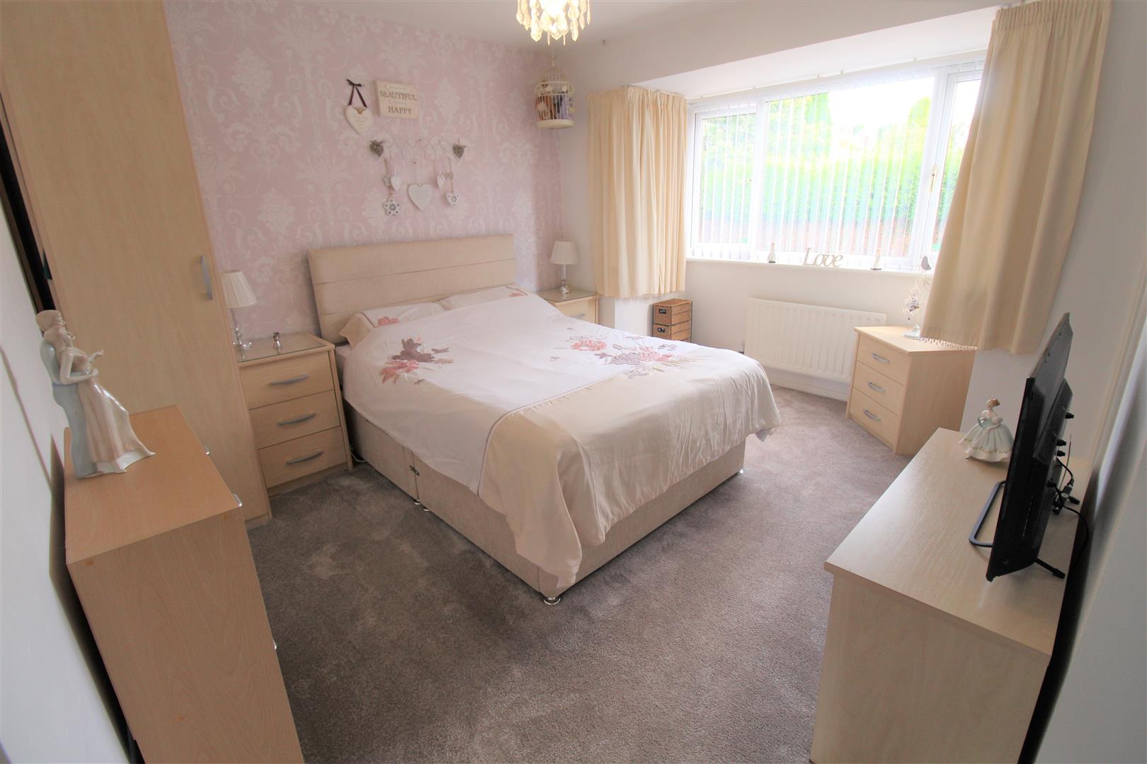 Powderham Close, Packmoor, Stoke-On-Trent